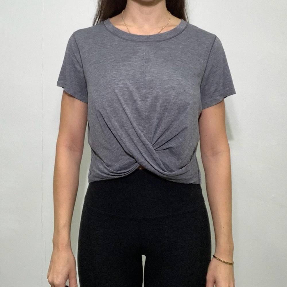 LULU LEMON CROP TOP